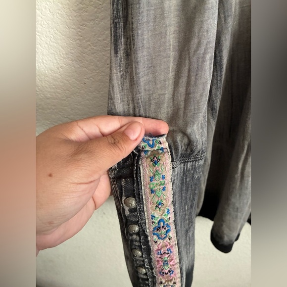 Aratta Women's Blouse Boho Grey Acid Wash Lace Embroidered  Long Sleeve Top M - Picture 5 of 16